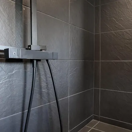 Modern Jaillet Pearl Newly Renovated Apartment *